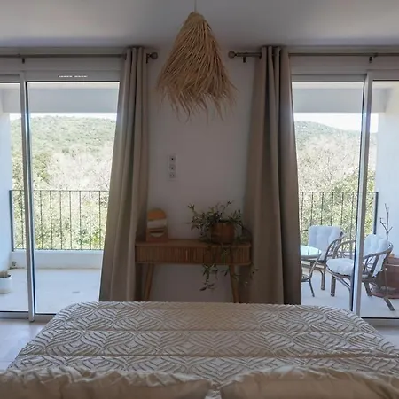Grande Maison En Garrigue, 12 Personnes, Calme Total Vakantiehuis